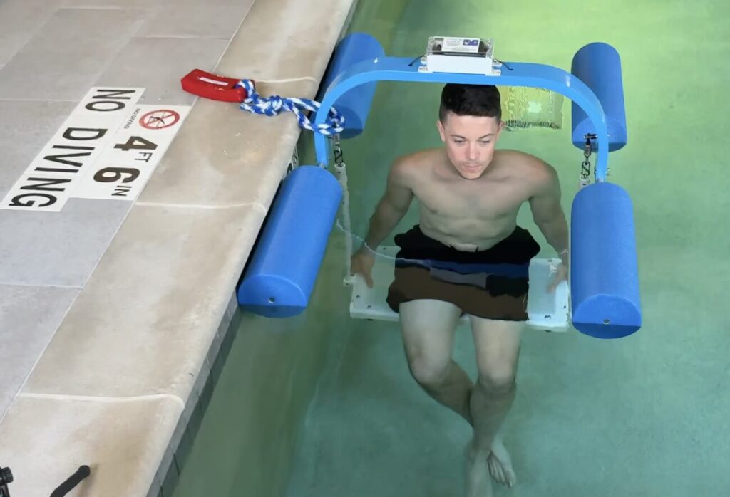 Floating underwater weighing systems
2